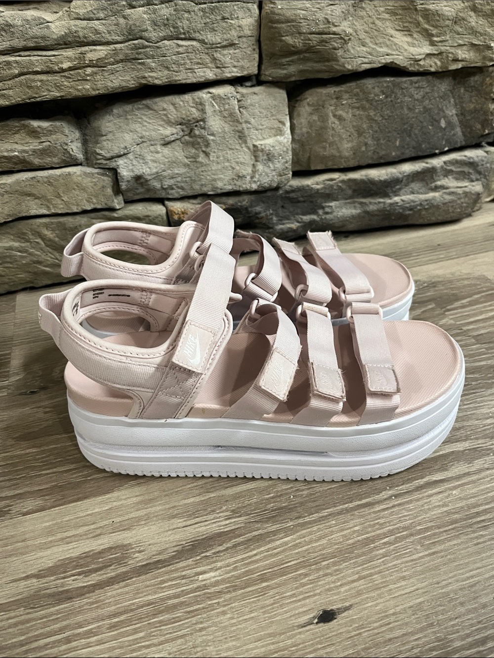 Nike platform sandals/10